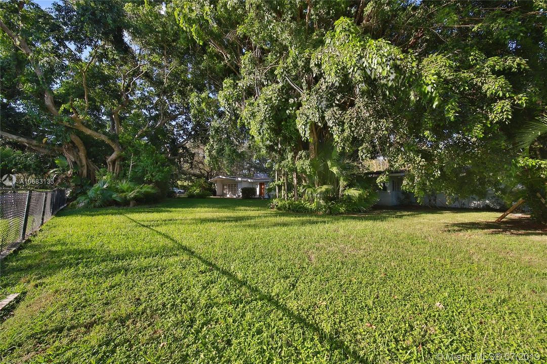 Recently Sold: $1,000,000 (0.94 acres)