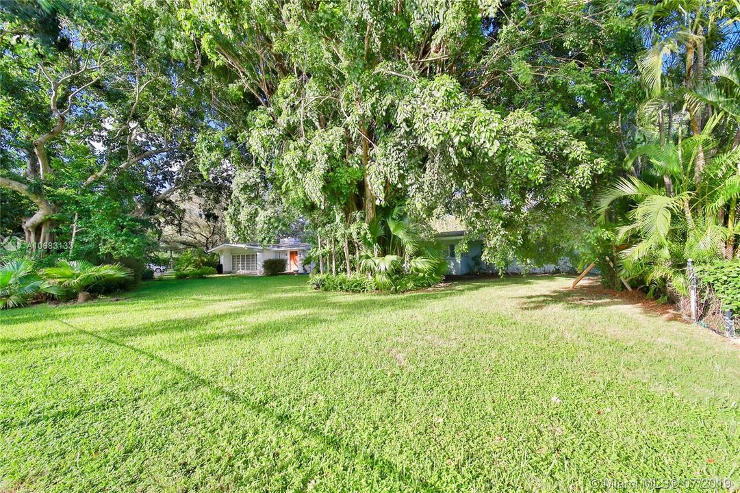 Recently Sold: $1,000,000 (0.94 acres)