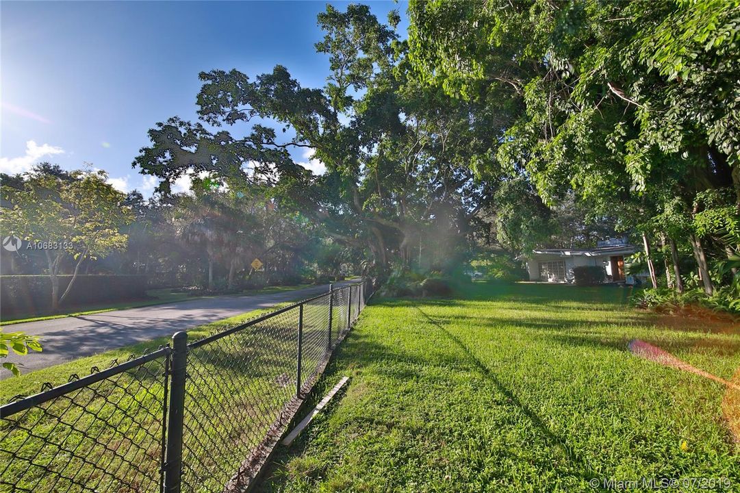 Recently Sold: $1,000,000 (0.94 acres)