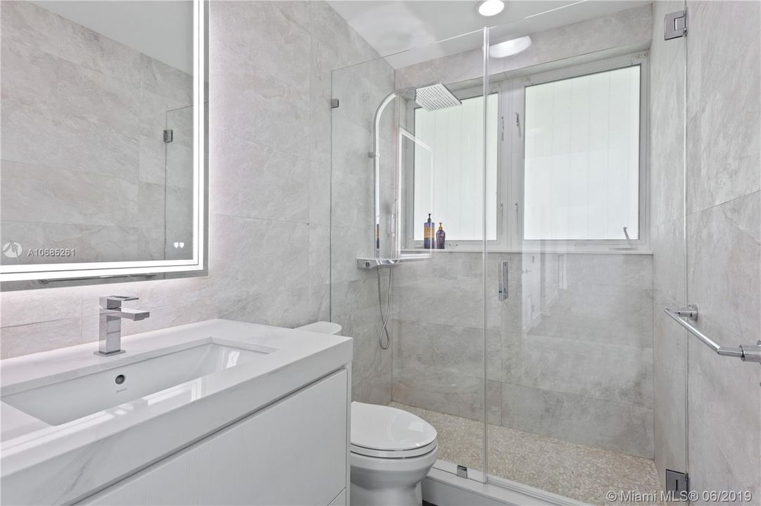 Recently Rented: $18,000 (5 beds, 4 baths, 3896 Square Feet)