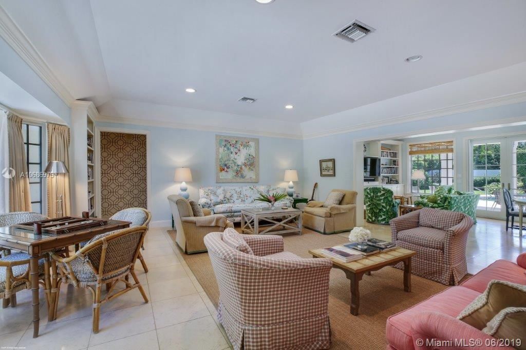 Recently Sold: $3,495,000 (4 beds, 4 baths, 2548 Square Feet)