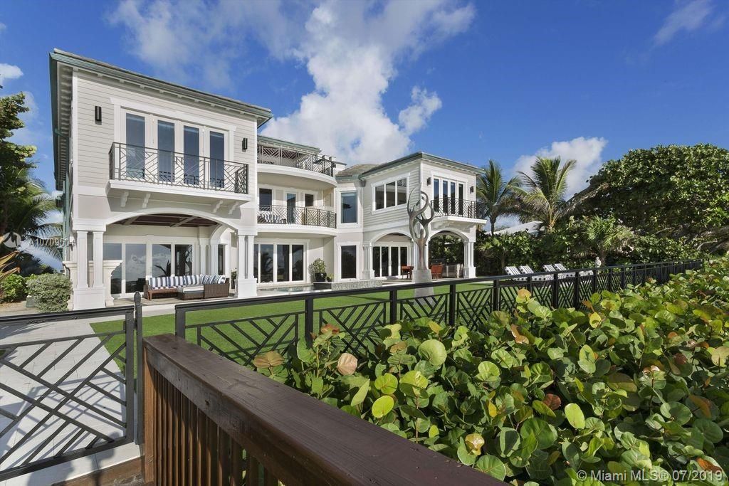 Recently Sold: $16,590,000 (5 beds, 7 baths, 10846 Square Feet)