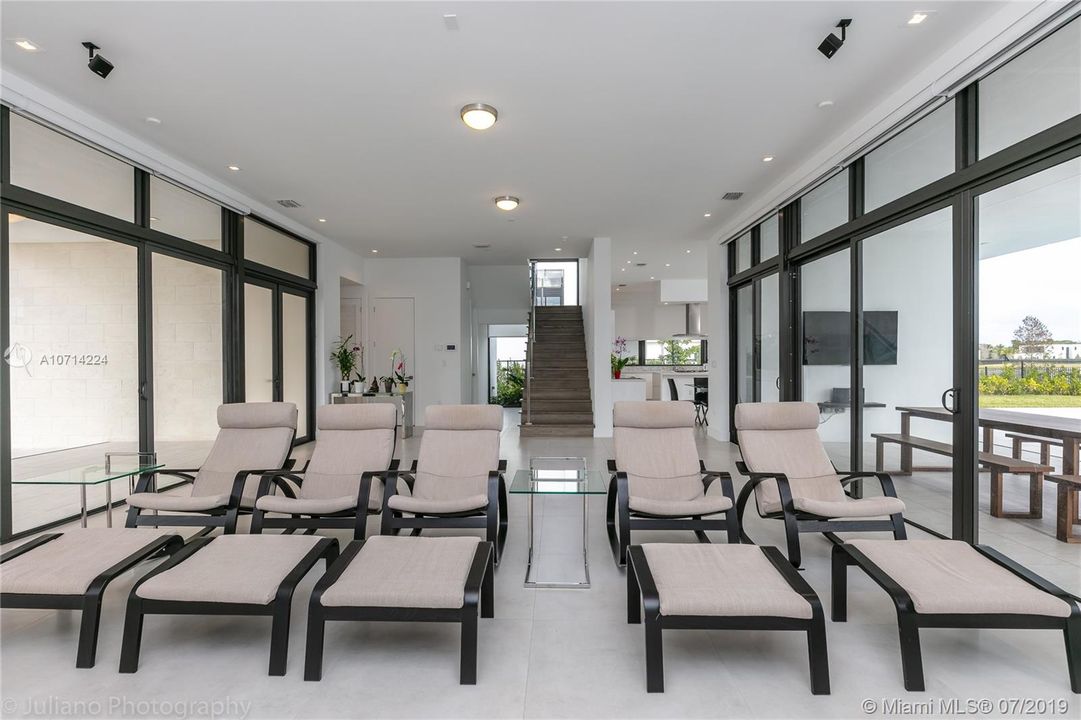 Recently Rented: $10,000 (5 beds, 6 baths, 4301 Square Feet)