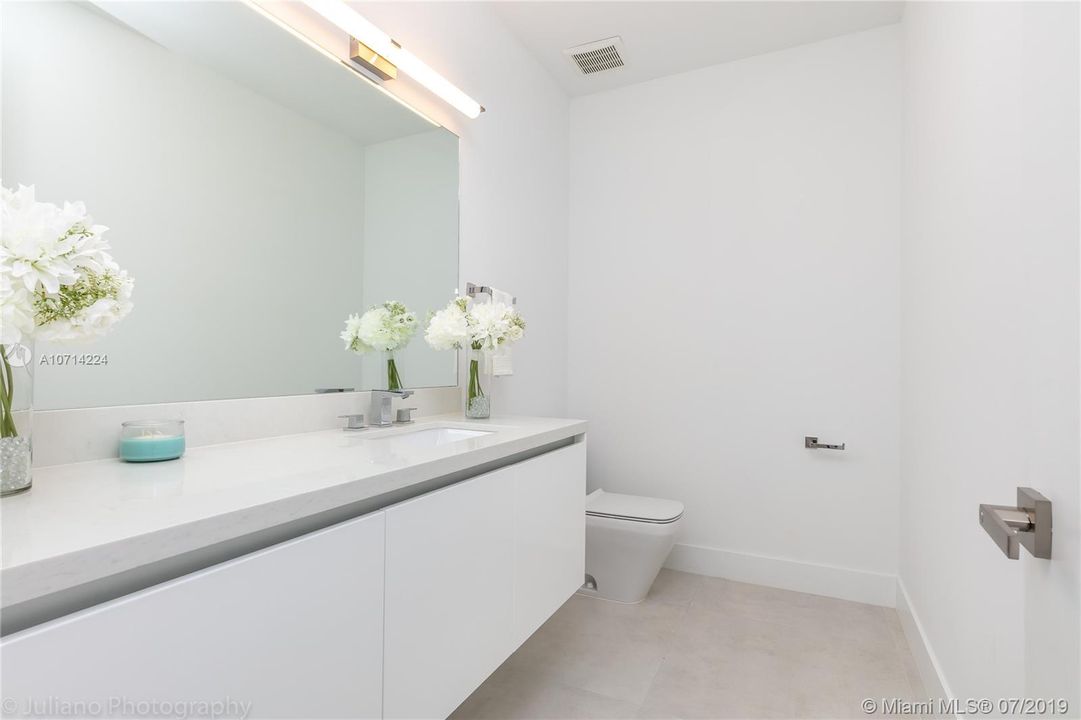 Recently Rented: $10,000 (5 beds, 6 baths, 4301 Square Feet)