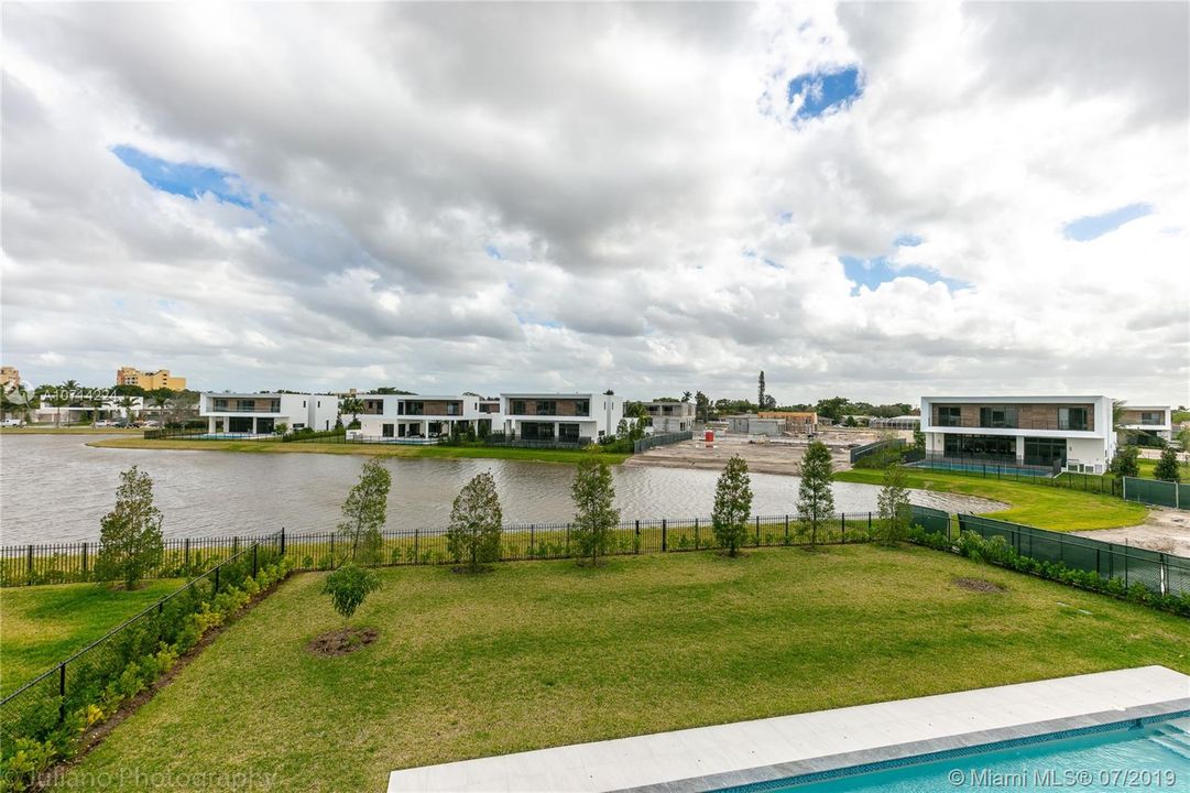 Recently Rented: $10,000 (5 beds, 6 baths, 4301 Square Feet)