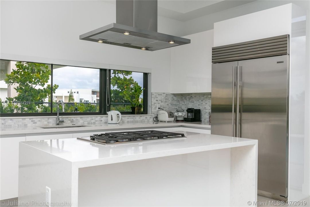 Recently Rented: $10,000 (5 beds, 6 baths, 4301 Square Feet)