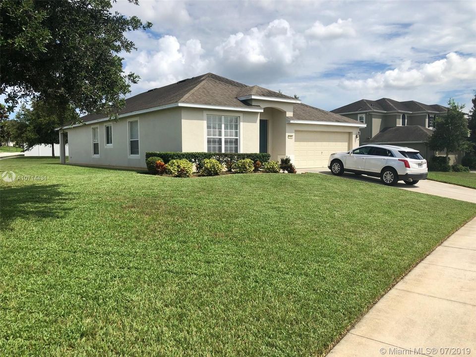 Recently Sold: $305,000 (4 beds, 2 baths, 2227 Square Feet)