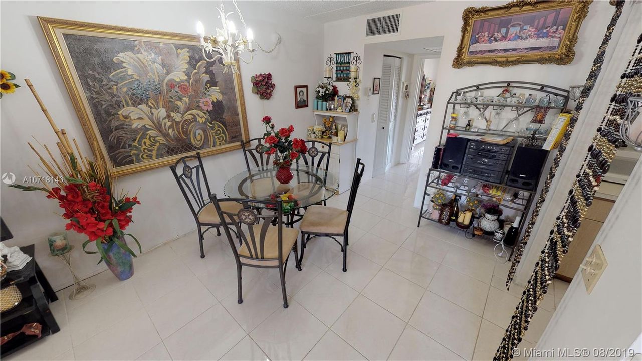 Vendido Recientemente: $60,000 (1 camas, 1 baños, 757 Pies cuadrados)