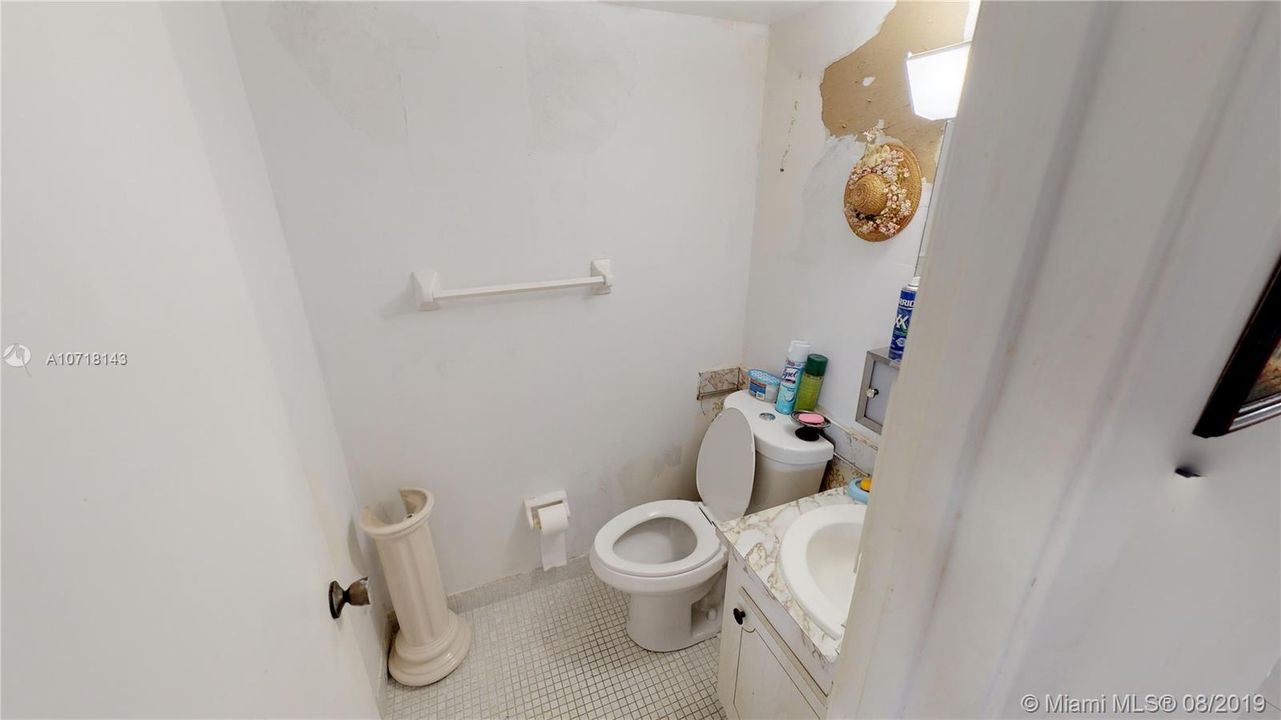 Recently Sold: $60,000 (1 beds, 1 baths, 757 Square Feet)