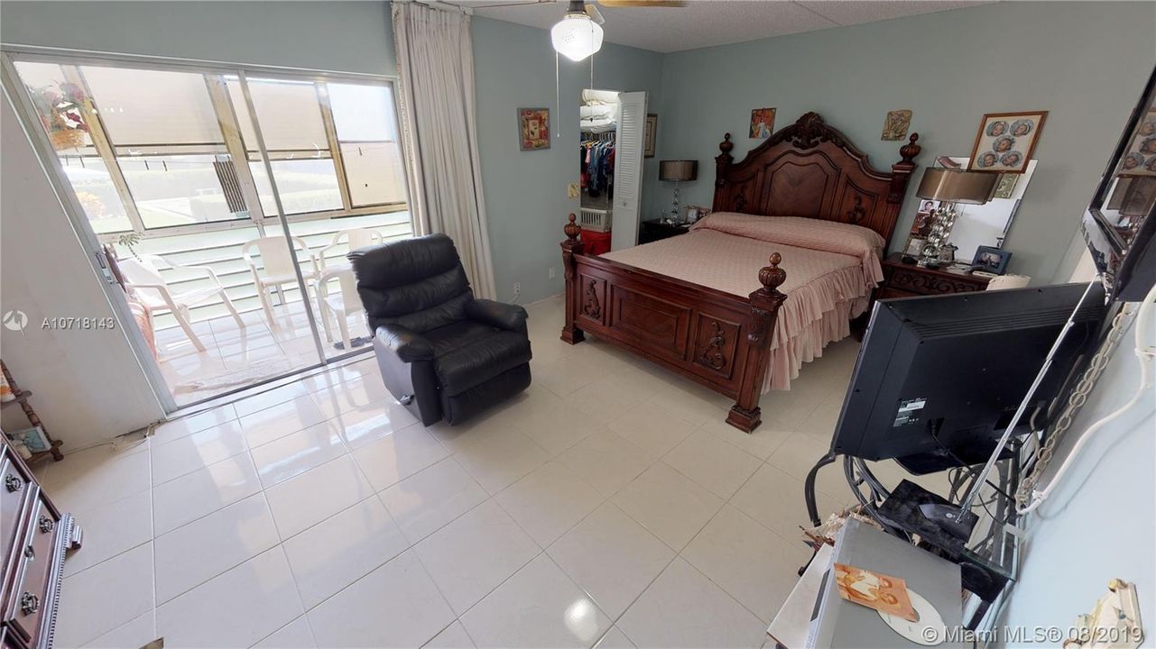 Vendido Recientemente: $60,000 (1 camas, 1 baños, 757 Pies cuadrados)