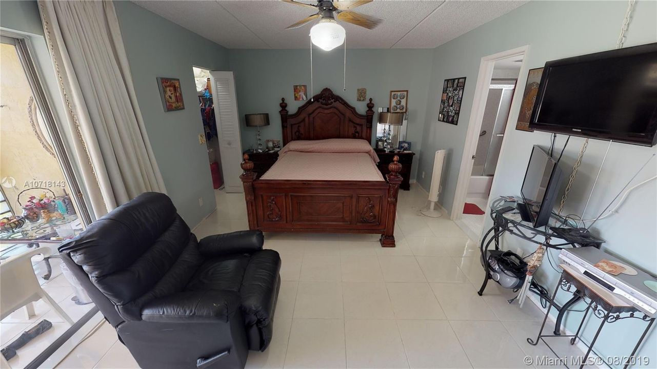 Recently Sold: $60,000 (1 beds, 1 baths, 757 Square Feet)