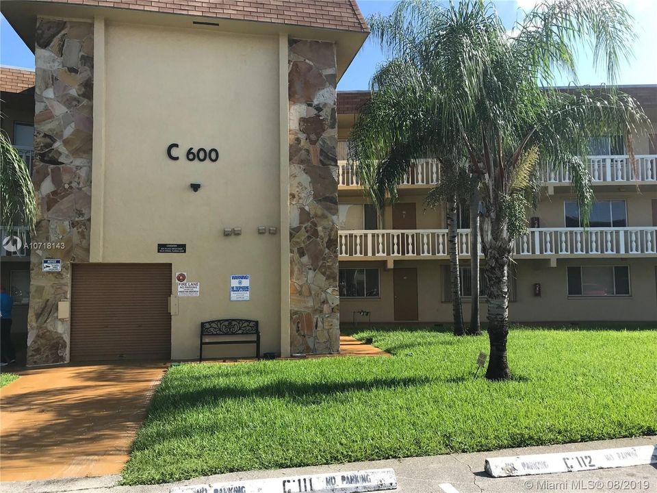 Recently Sold: $60,000 (1 beds, 1 baths, 757 Square Feet)