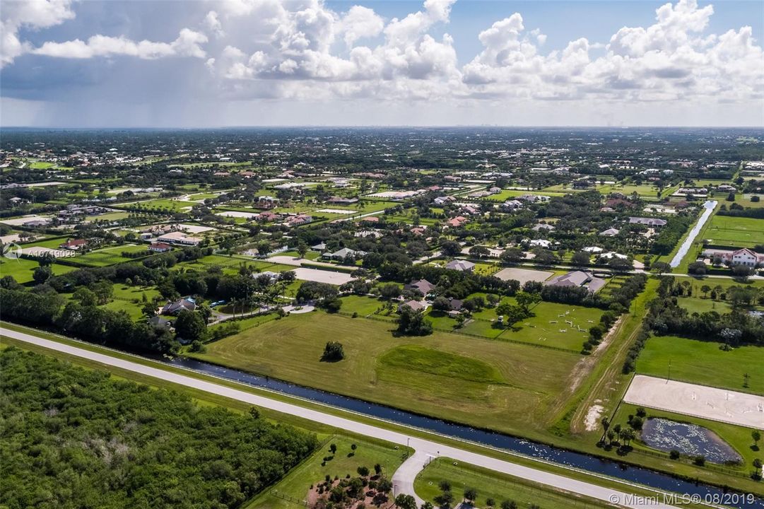 Недавно продано: $2,000,000 (5.00 acres)