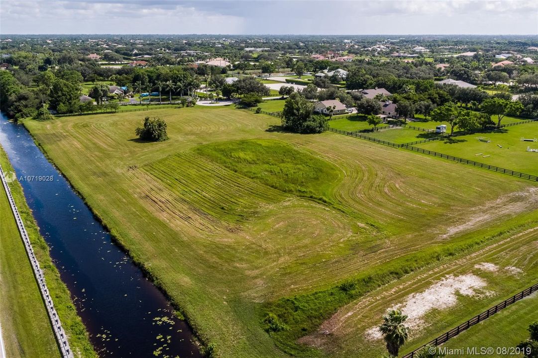 Недавно продано: $2,000,000 (5.00 acres)