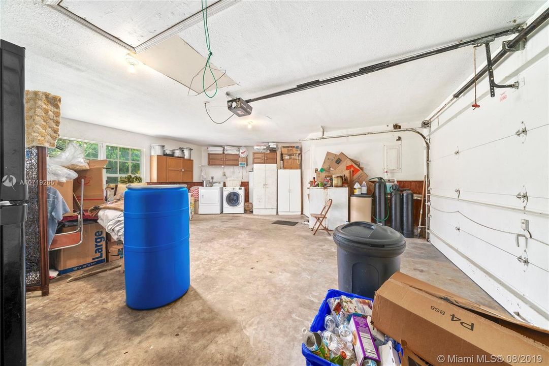 Недавно продано: $499,900 (4 спален, 2 ванн, 2600 Квадратных фут)