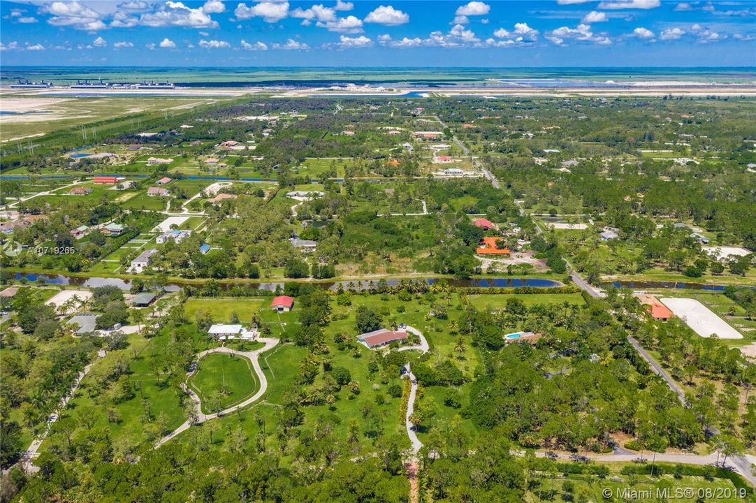 Недавно продано: $499,900 (4 спален, 2 ванн, 2600 Квадратных фут)