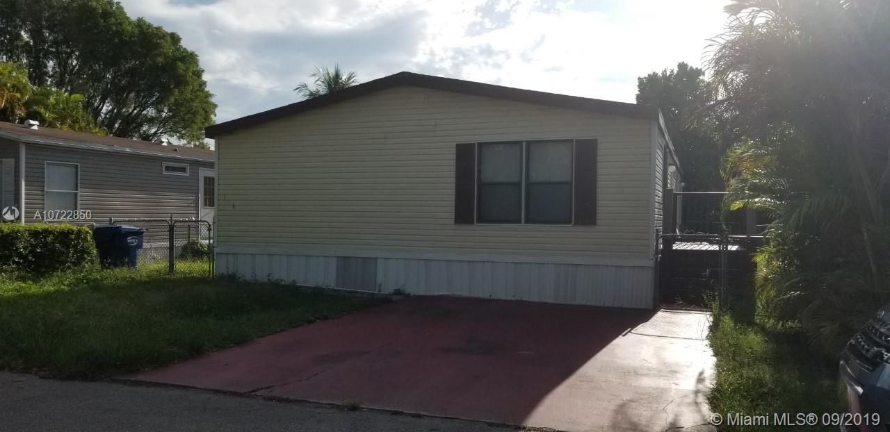 Recently Sold: $129,900 (3 beds, 2 baths, 1430 Square Feet)