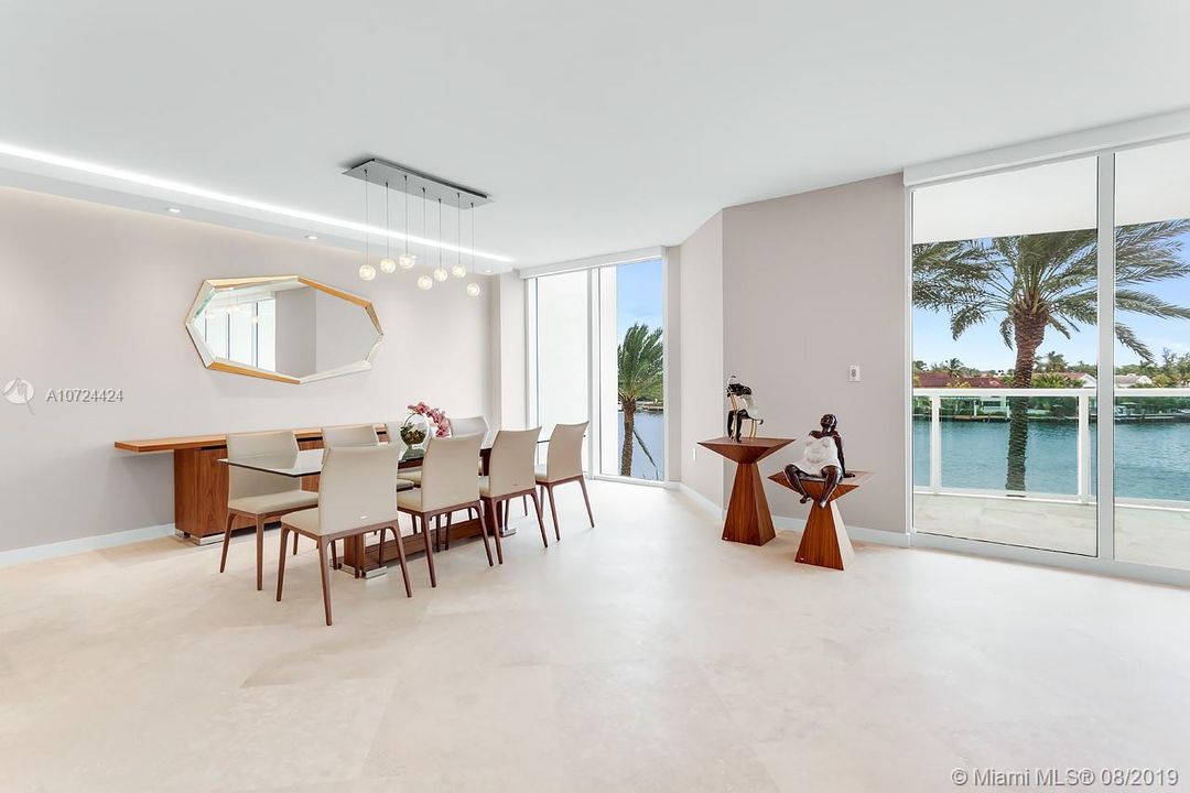 Recently Sold: $1,350,000 (3 beds, 4 baths, 3262 Square Feet)