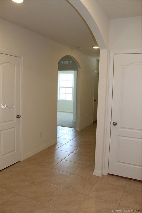 Recently Rented: $1,650 (4 beds, 2 baths, 1800 Square Feet)