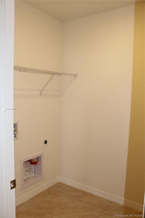 Recently Rented: $1,650 (4 beds, 2 baths, 1800 Square Feet)