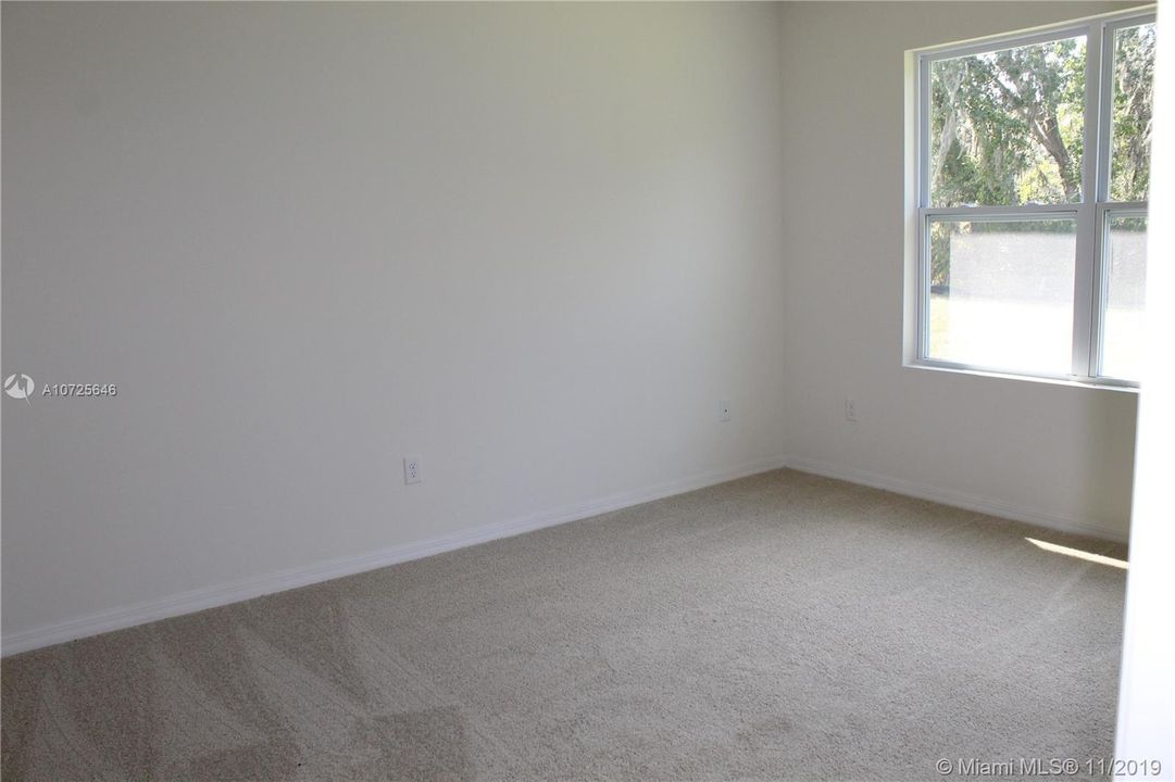 Recently Rented: $1,650 (4 beds, 2 baths, 1800 Square Feet)