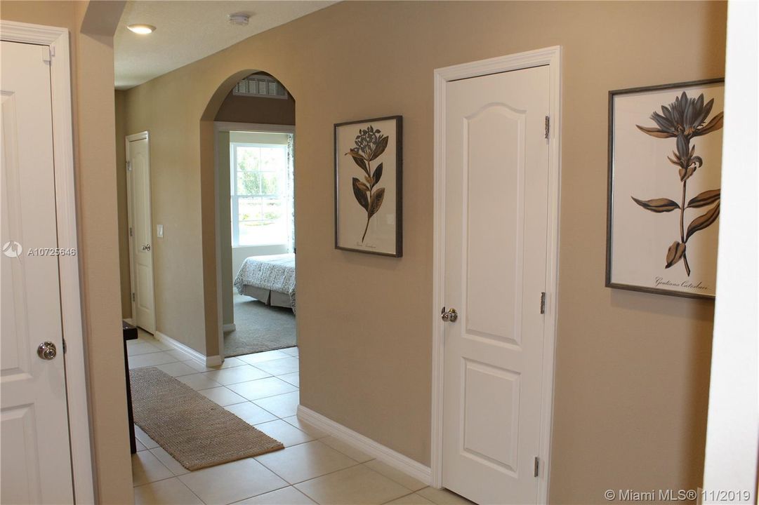 Recently Rented: $1,650 (4 beds, 2 baths, 1800 Square Feet)