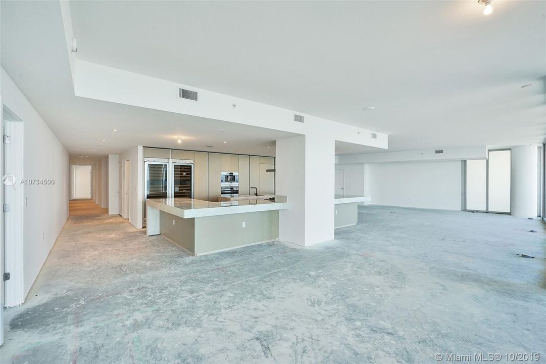 Recently Rented: $27,500 (4 beds, 5 baths, 4715 Square Feet)