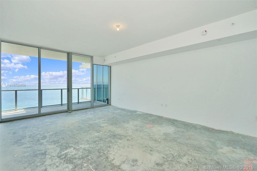 Recently Rented: $27,500 (4 beds, 5 baths, 4715 Square Feet)