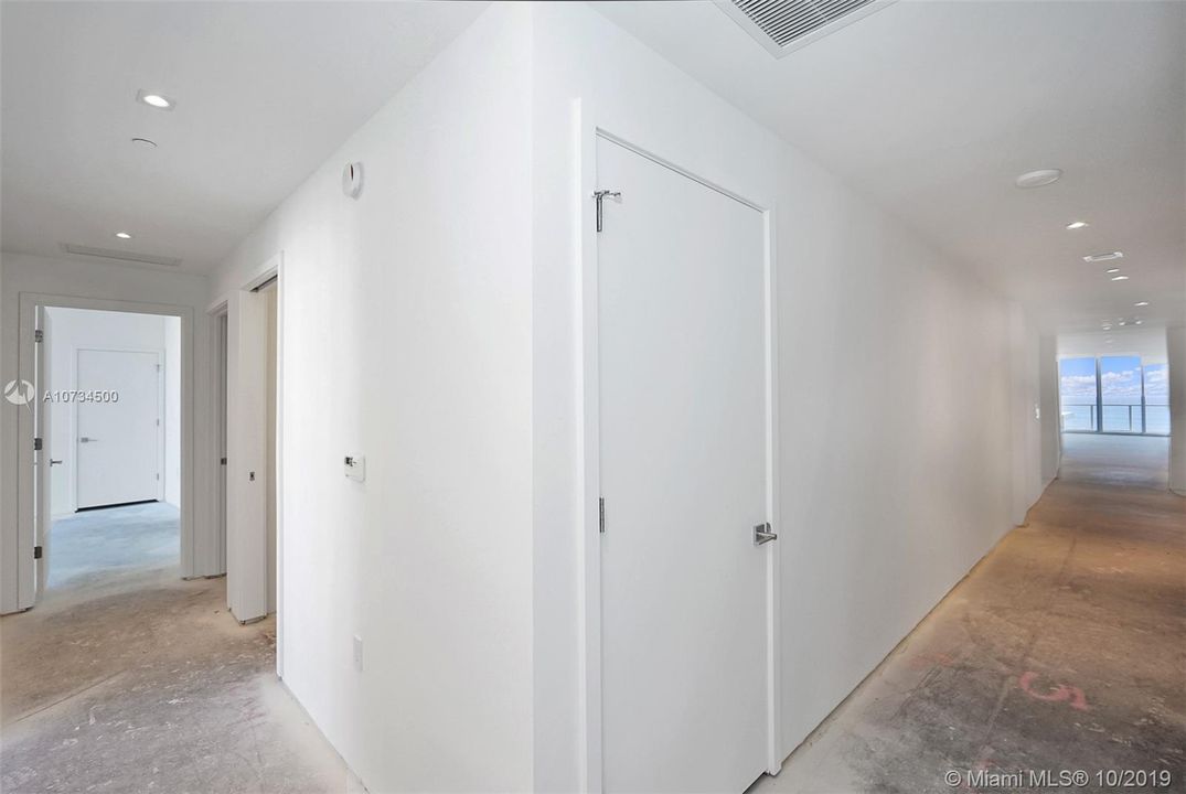 Recently Rented: $27,500 (4 beds, 5 baths, 4715 Square Feet)