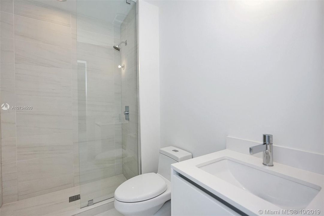 Recently Rented: $27,500 (4 beds, 5 baths, 4715 Square Feet)