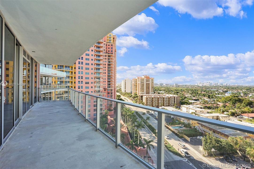 Recently Rented: $27,500 (4 beds, 5 baths, 4715 Square Feet)