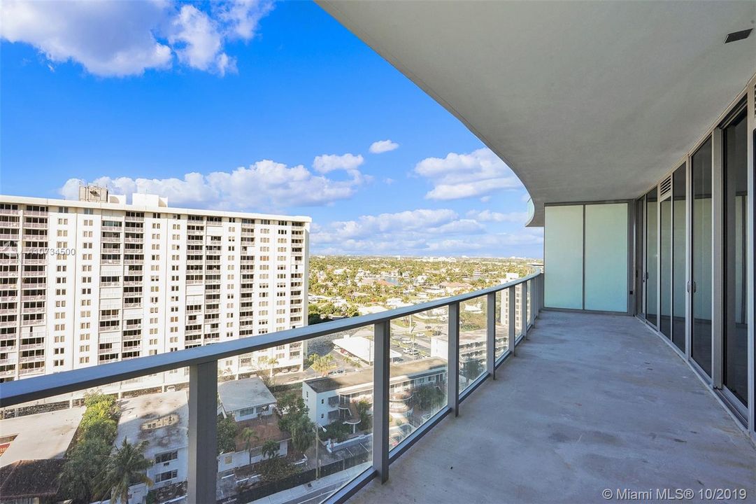 Recently Rented: $27,500 (4 beds, 5 baths, 4715 Square Feet)