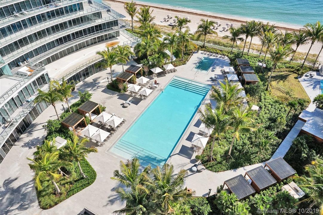 Recently Rented: $27,500 (4 beds, 5 baths, 4715 Square Feet)