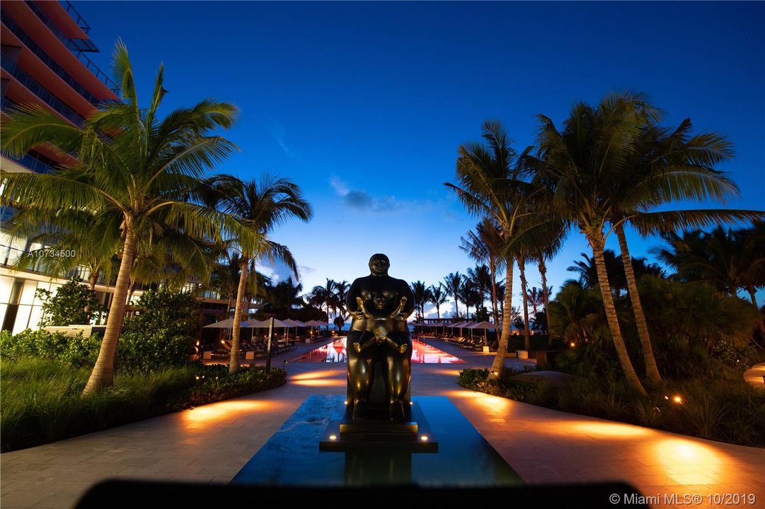 Recently Rented: $27,500 (4 beds, 5 baths, 4715 Square Feet)