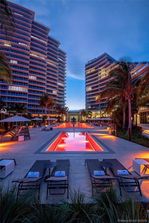 Recently Rented: $27,500 (4 beds, 5 baths, 4715 Square Feet)