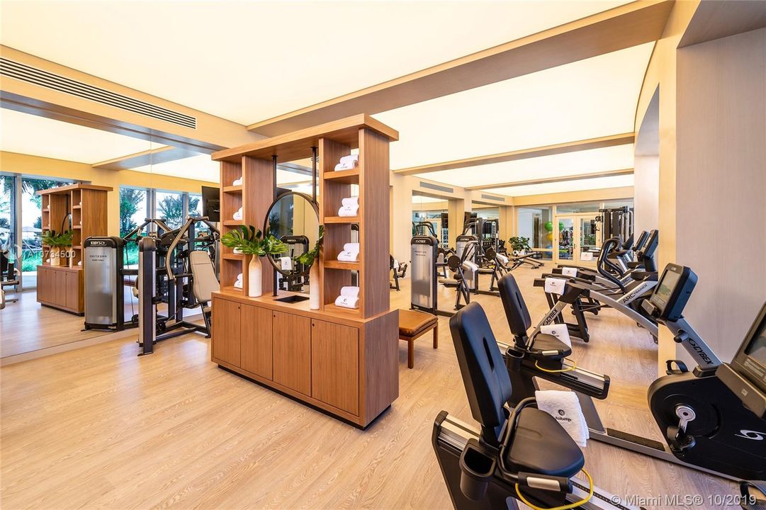 Recently Rented: $27,500 (4 beds, 5 baths, 4715 Square Feet)