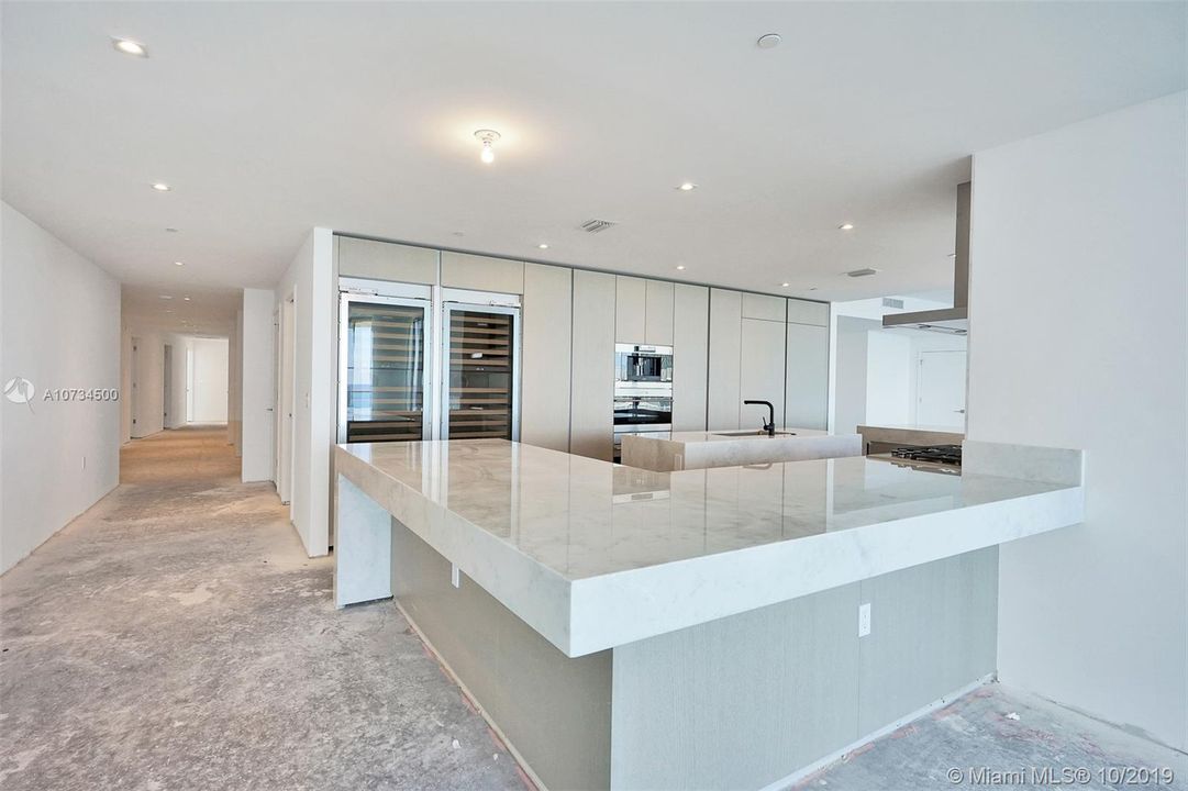 Recently Rented: $27,500 (4 beds, 5 baths, 4715 Square Feet)