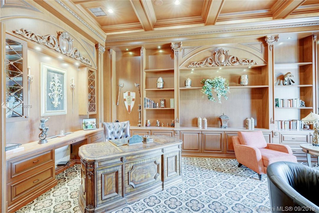 最近售出: $3,095,000 (4 贝兹, 4 浴室, 6048 平方英尺)