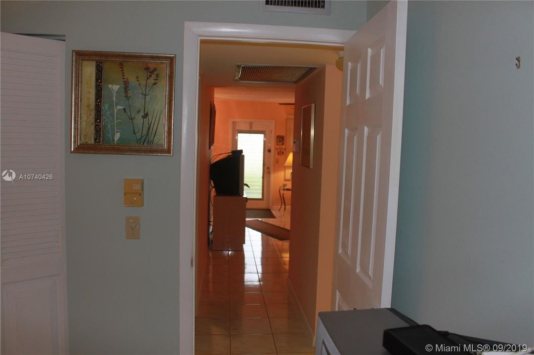 Vendido Recientemente: $78,000 (2 camas, 1 baños, 820 Pies cuadrados)
