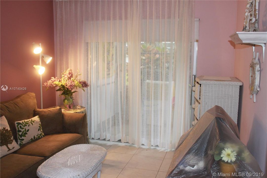 Vendido Recientemente: $78,000 (2 camas, 1 baños, 820 Pies cuadrados)