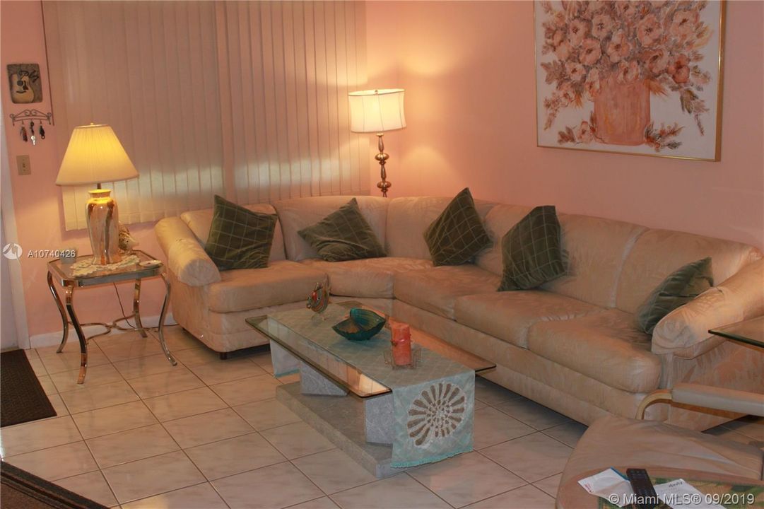 Vendido Recientemente: $78,000 (2 camas, 1 baños, 820 Pies cuadrados)
