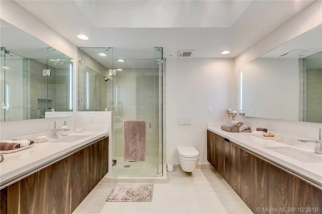 Vendido Recientemente: $1,650,000 (2 camas, 2 baños, 2314 Pies cuadrados)