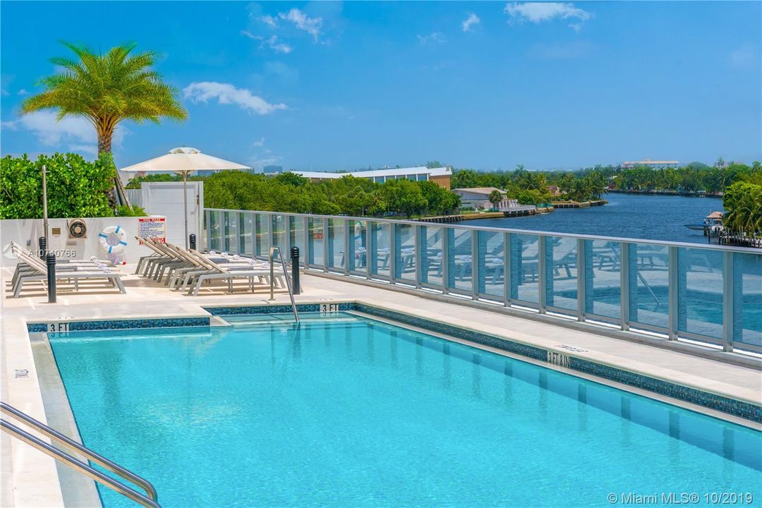 Vendido Recientemente: $1,650,000 (2 camas, 2 baños, 2314 Pies cuadrados)