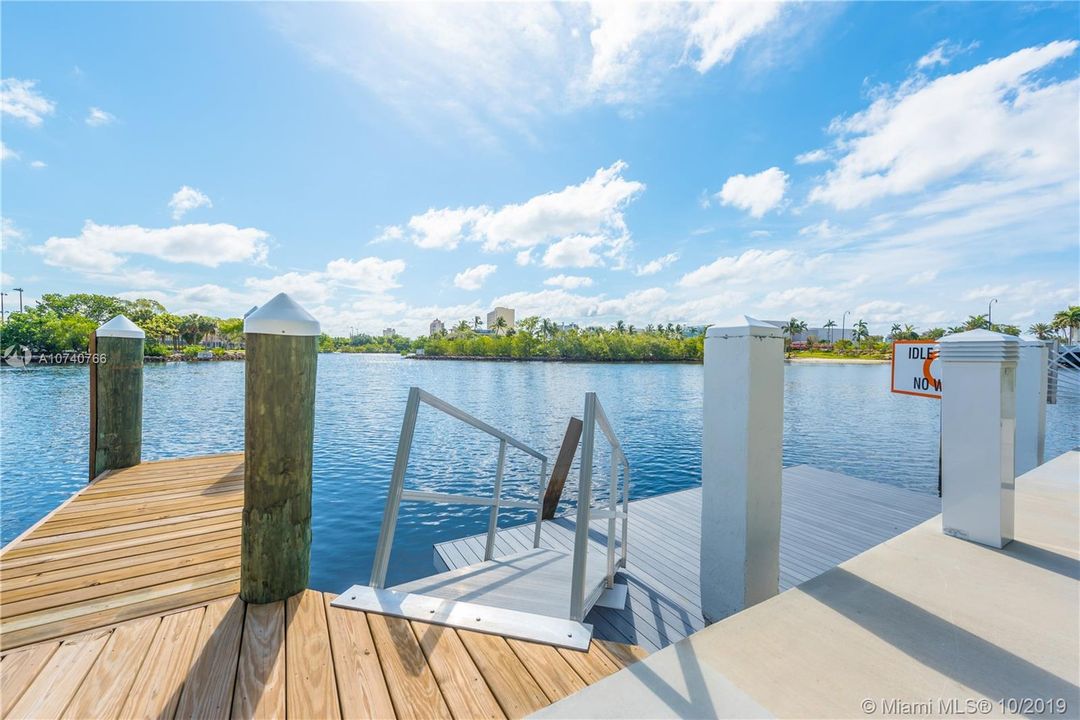 Vendido Recientemente: $1,650,000 (2 camas, 2 baños, 2314 Pies cuadrados)