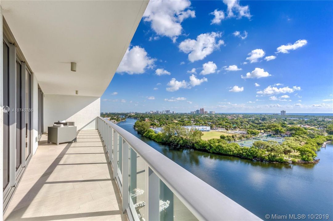 Vendido Recientemente: $1,650,000 (2 camas, 2 baños, 2314 Pies cuadrados)