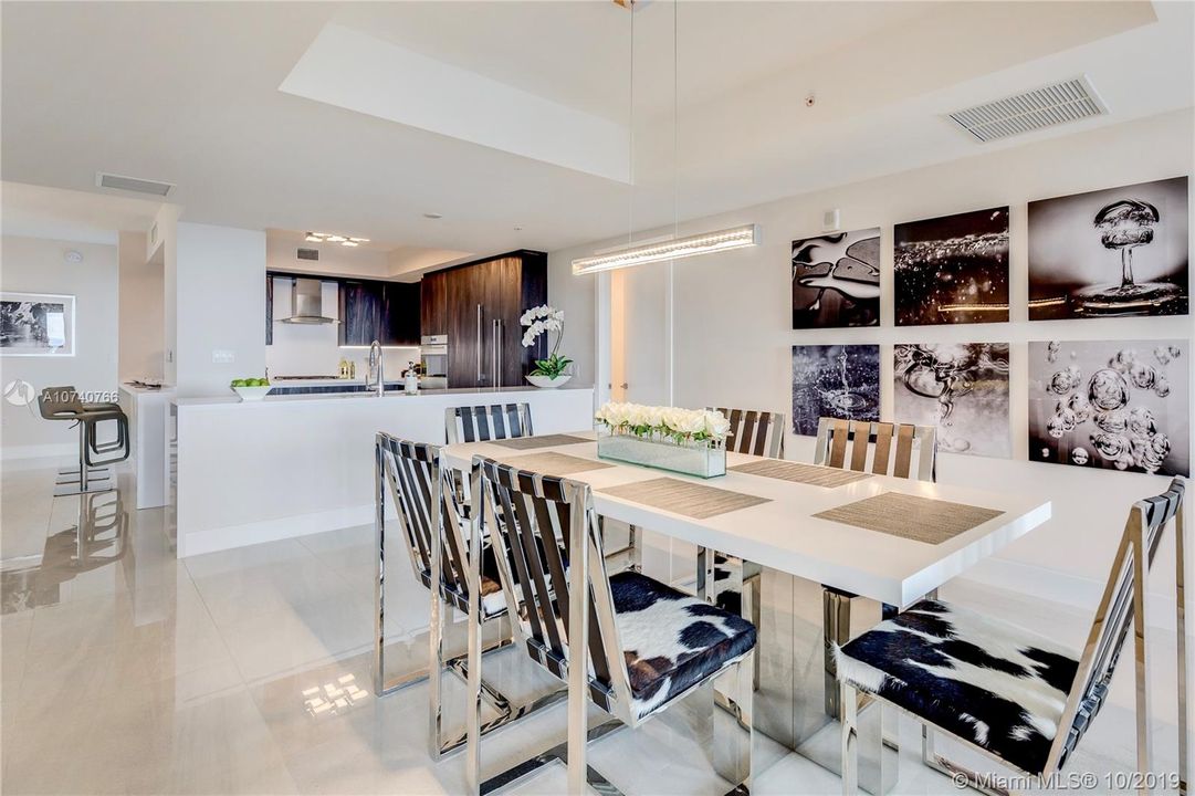 Vendido Recientemente: $1,650,000 (2 camas, 2 baños, 2314 Pies cuadrados)