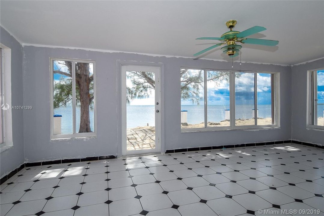 enclosed Florida room