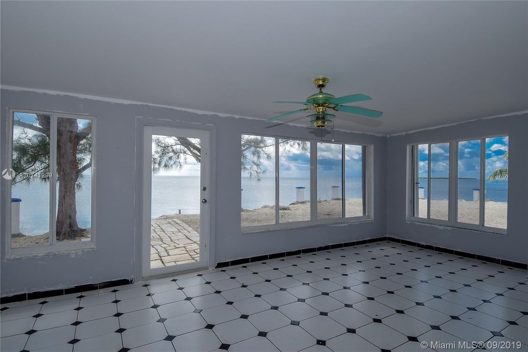 enclosed Florida room