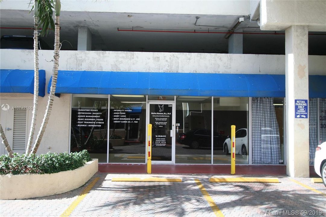 最近租的: $1,700 (0 贝兹, 0 浴室, 375 平方英尺)