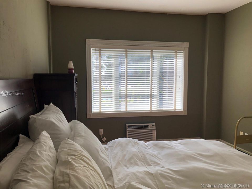 Recently Sold: $250,000 (0 beds, 1 baths, 260 Square Feet)